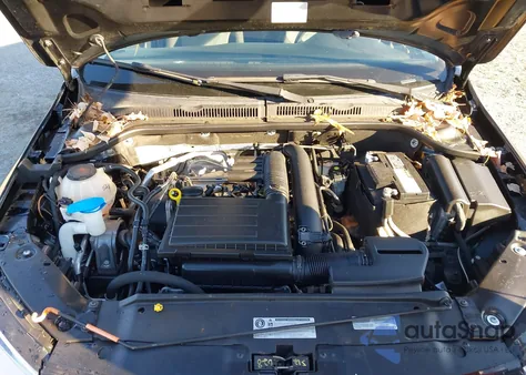 2018 Volkswagen Jetta 1.4T S z USA, uszkodzony, nr VIN 3VW2B7AJ5JM263907